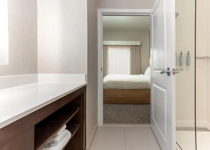 Hotel By Marriott Polaris