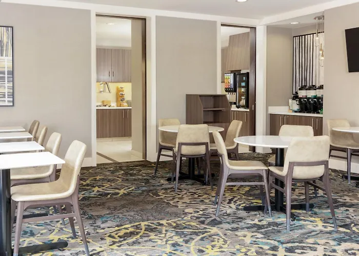 By Marriott Polaris
