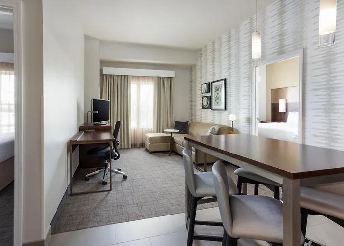 Hotel By Marriott Polaris 3*