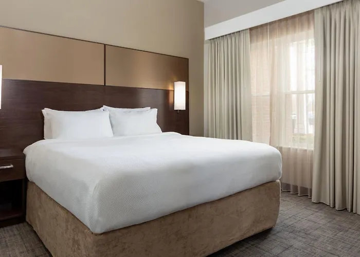 Hotel By Marriott Polaris 3*