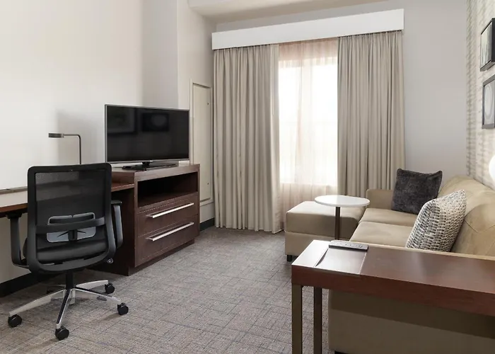 Hotel By Marriott Polaris
