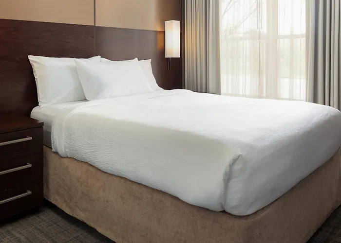 By Marriott Polaris Hotel Columbus