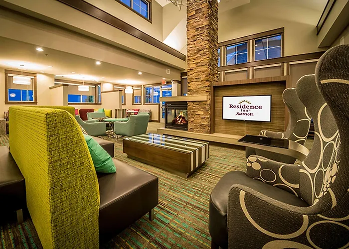 Hotel By Marriott Polaris 3*