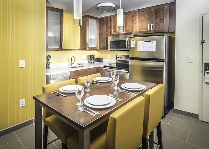 Hotel By Marriott Polaris 3*