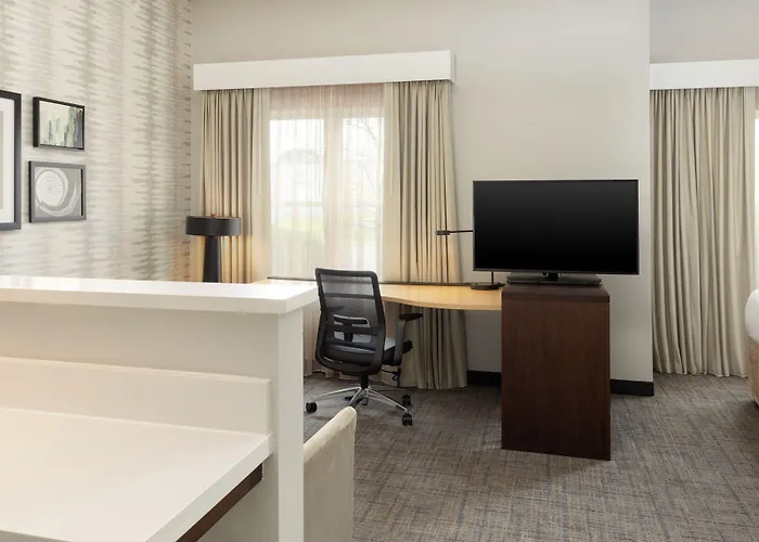 By Marriott Polaris 3*