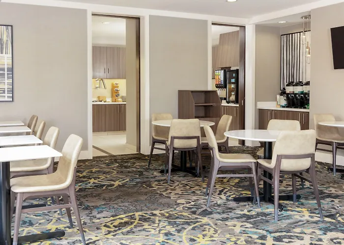 By Marriott Polaris